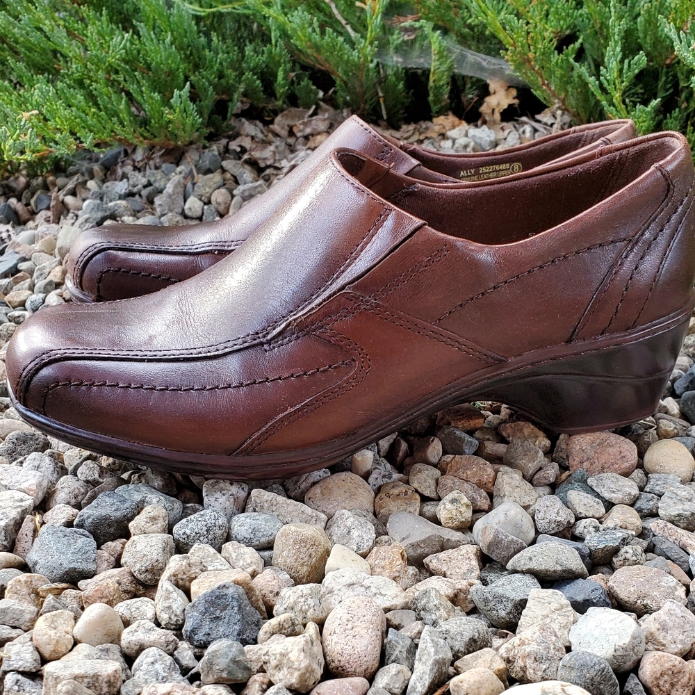 Earth Spirit brown leather loafers